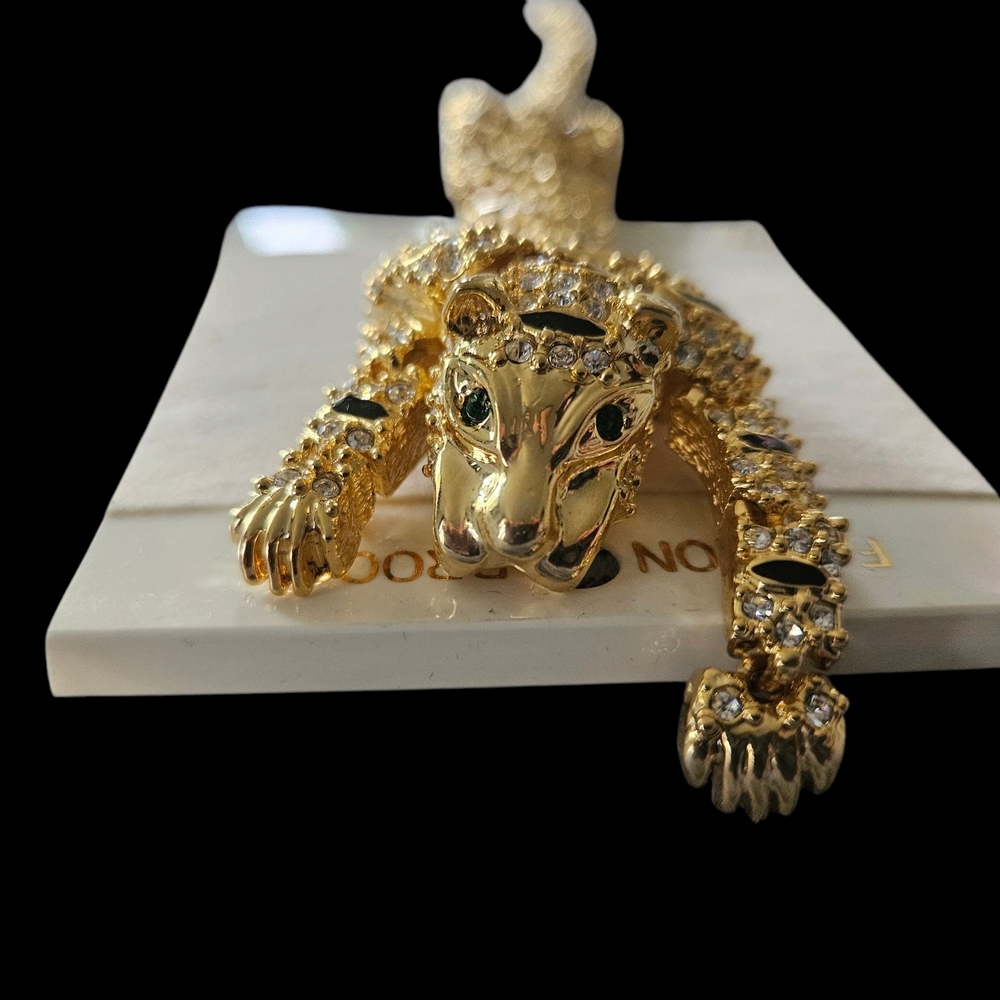 Elegant Gold Leopard Brooch.  (A13)
